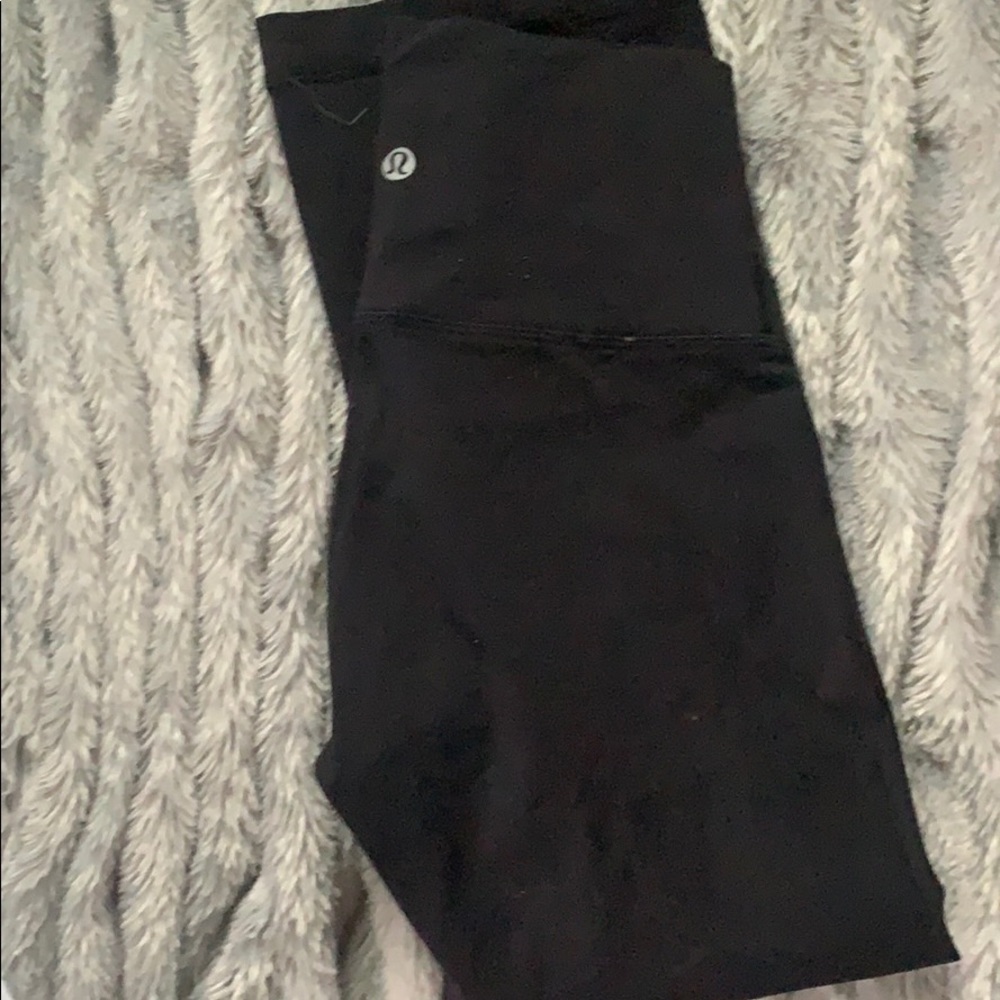 black lululemon leggings
